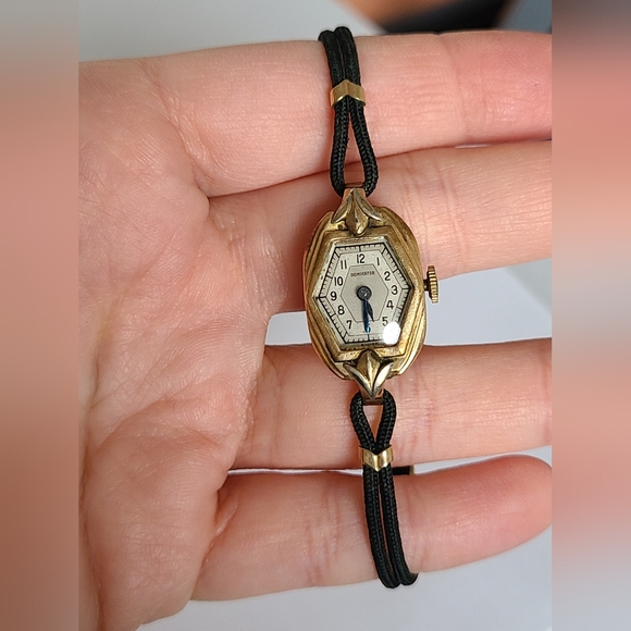 Vintage Antique Luxury Art Deco Gold Plated Dominator Black Corded Wind Up Watch - Picture 4 of 12